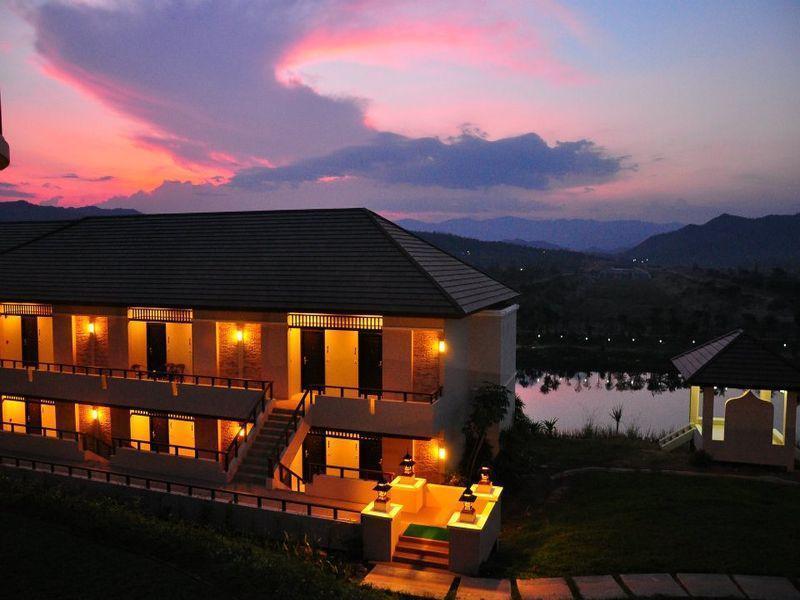 Leaves Valley Resort Nong Ya Plong Exterior foto
